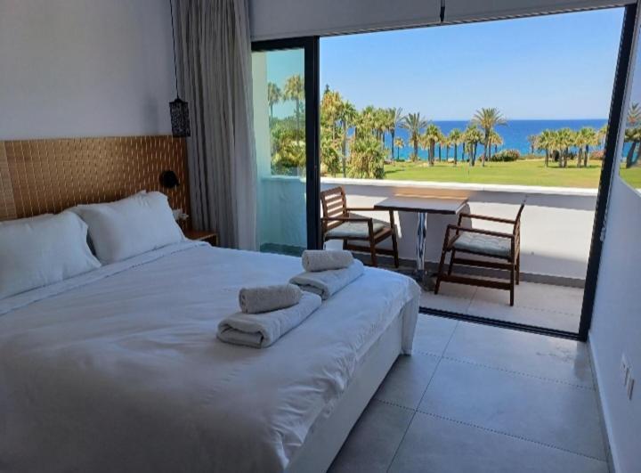 Terrazza Suites Пафос Екстер'єр фото