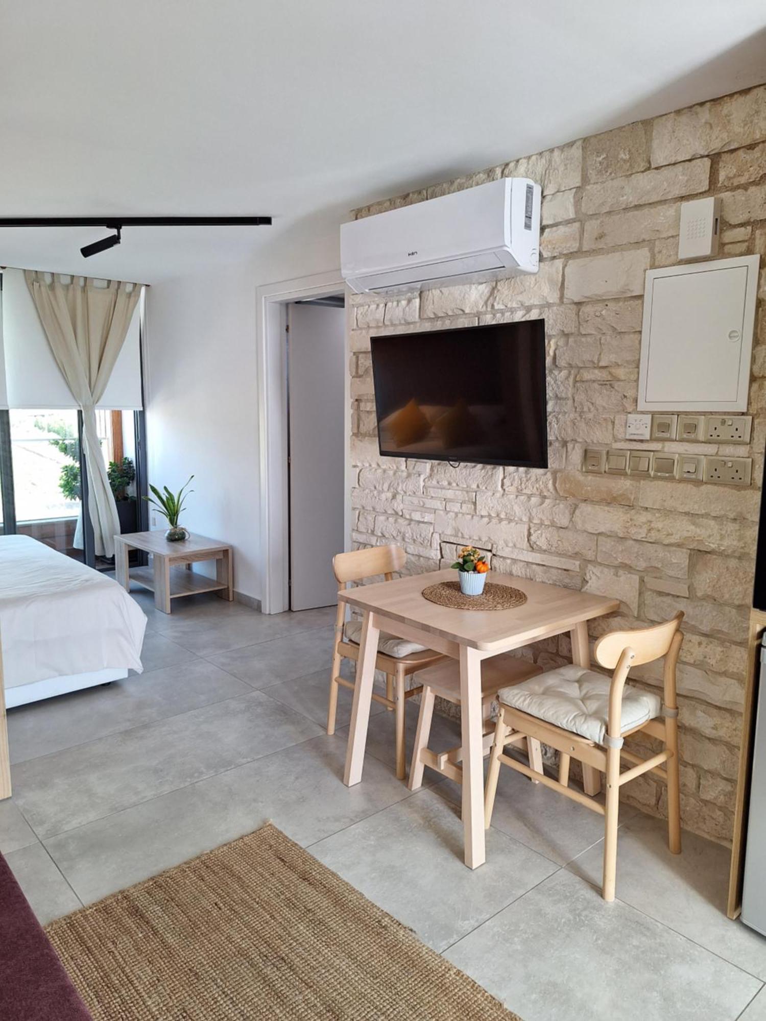 Terrazza Suites Пафос Екстер'єр фото
